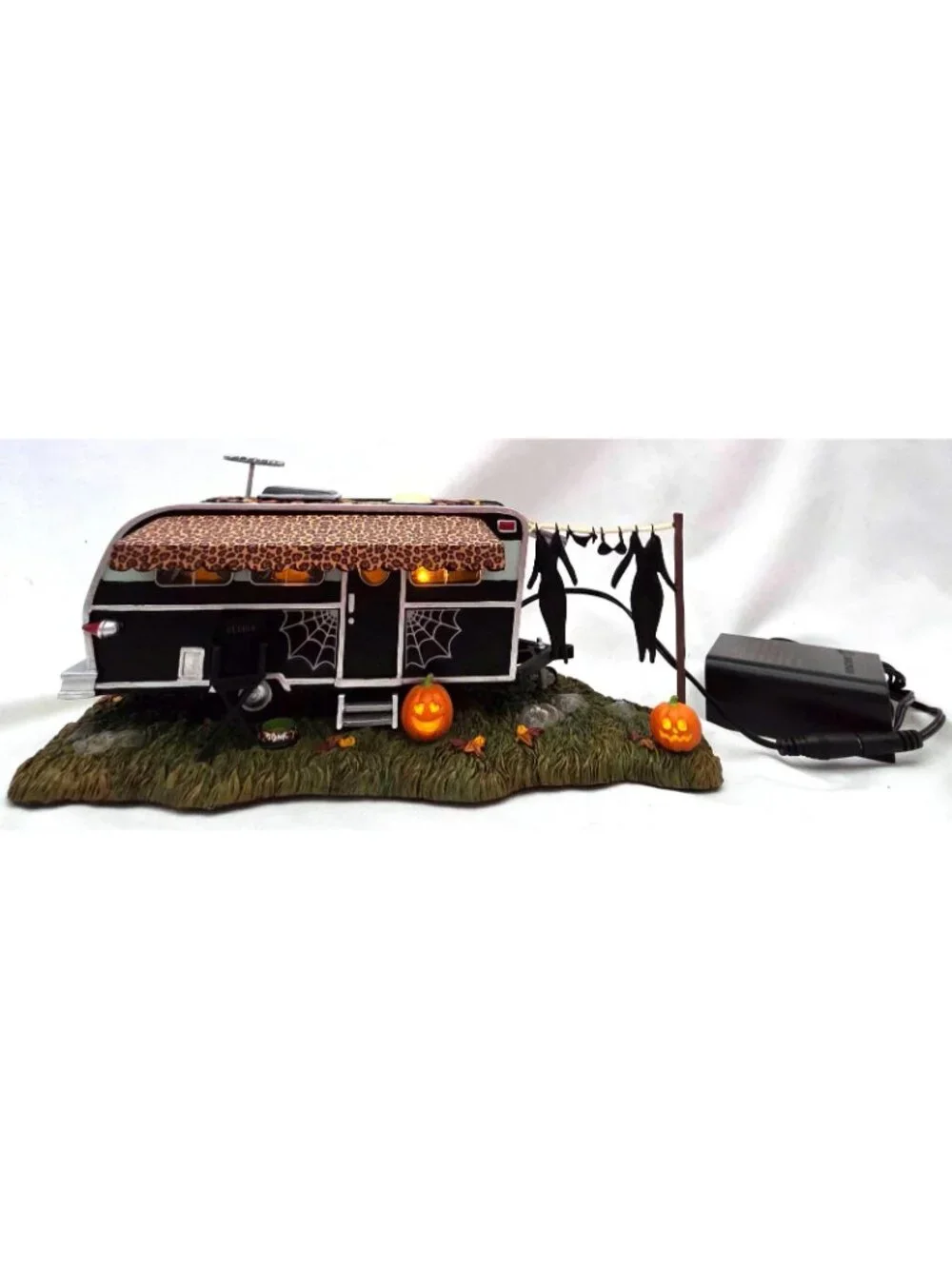 Dept 56 ELVIRAs CELEBRITY TRAILER Fall Halloween Village building house 6009786